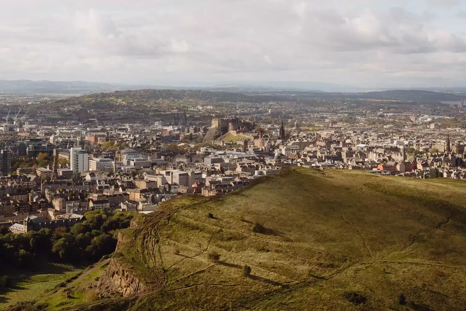 14 Beautiful Castles in Scotland — From Cliffside Ruins to Present-day Royal Homes