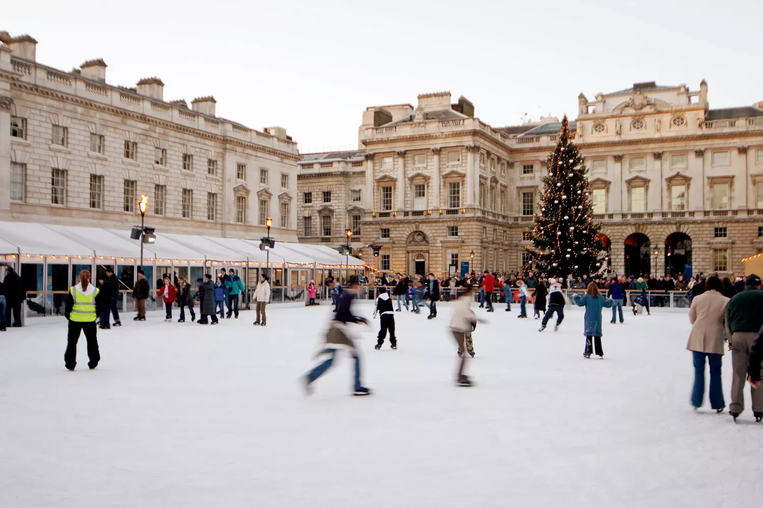 A Guide to Visiting London During the Holidays: Best Christmas Markets, Festive Displays, and Decked-out Hotels Included