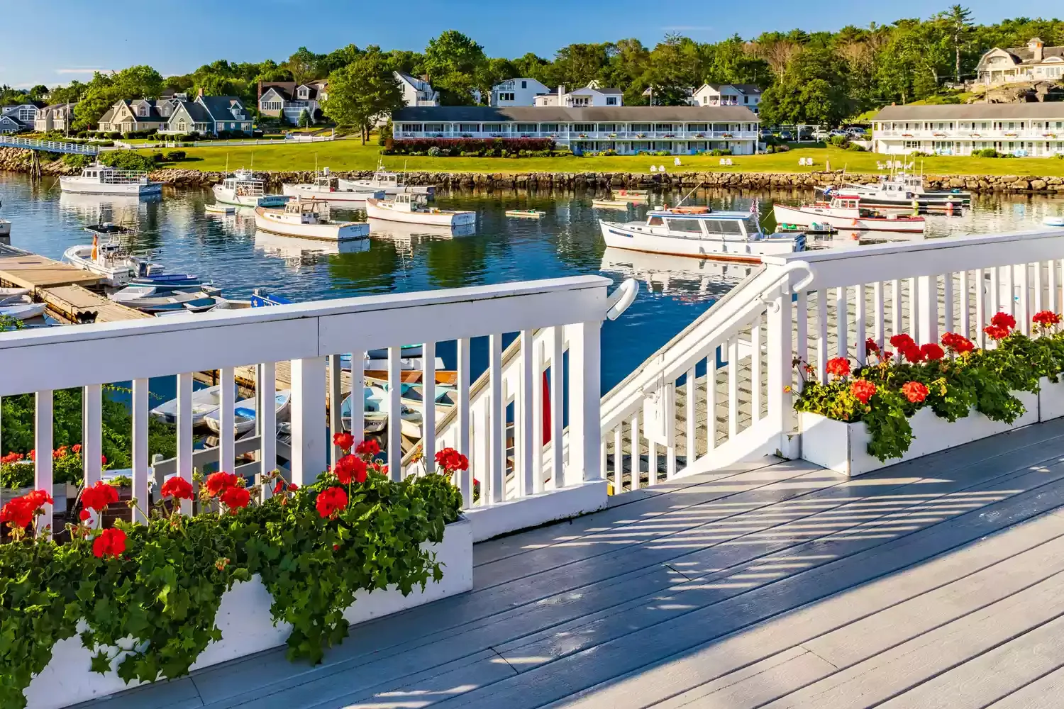 This Small Town in Maine Has One of the Best Beaches in the Country and a Nearly 100-year-old Lobster Restaurant — How to Visit