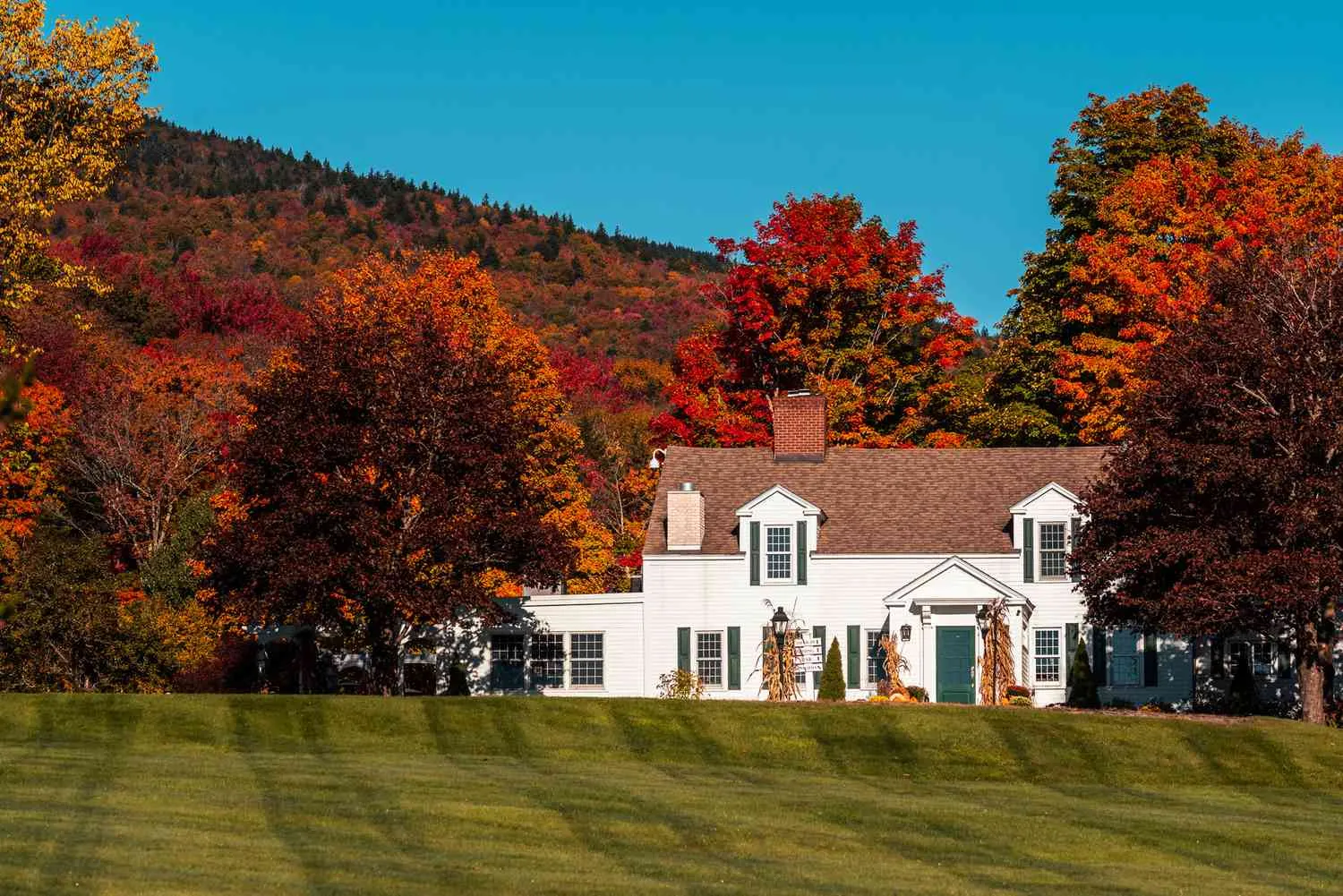 This Beautiful Inn in Southern Vermont Is a Perfect Family Vacation All Year-round — With Lake Activities in the Summer