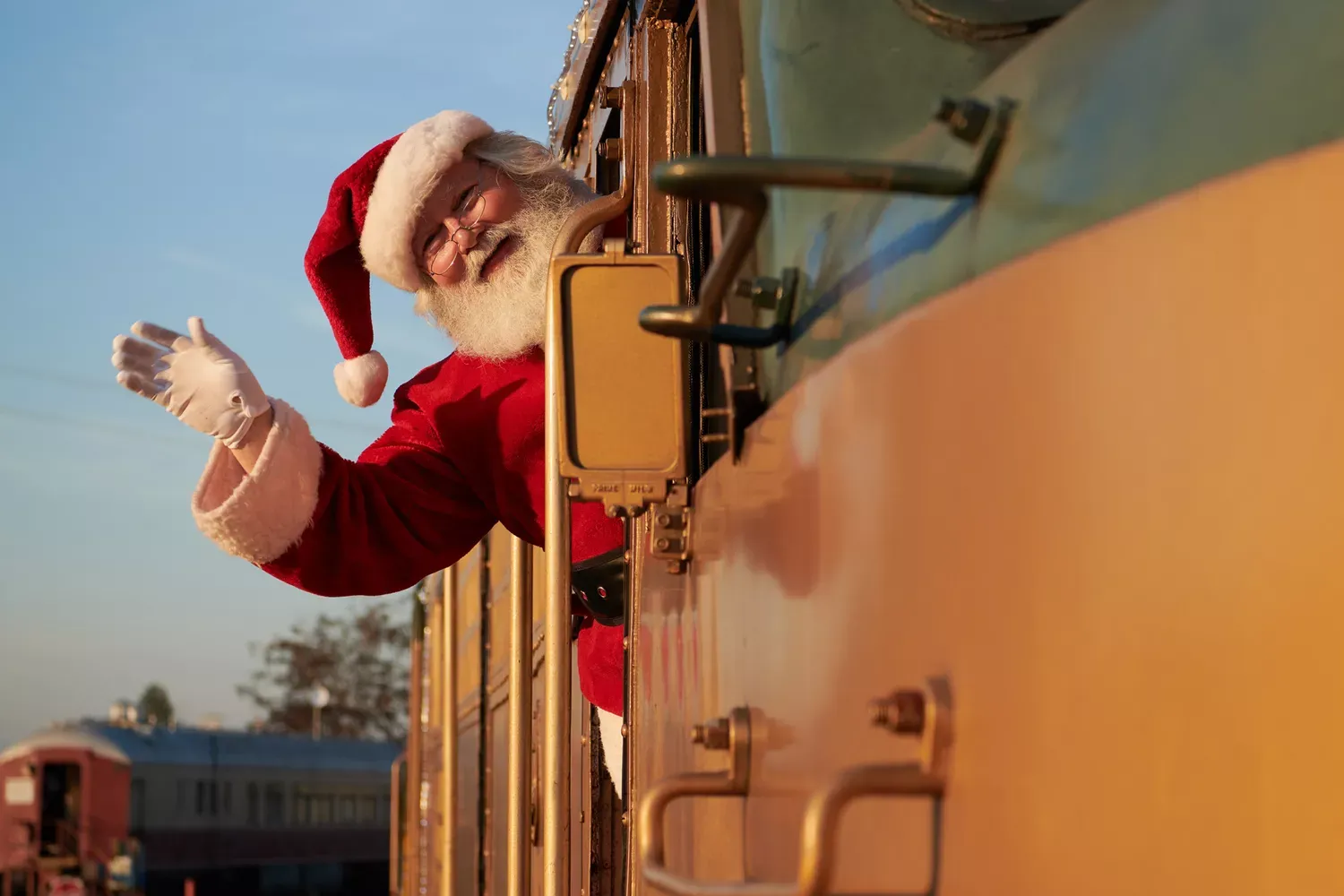 13 Festive Train Rides You Can Take for the Holidays