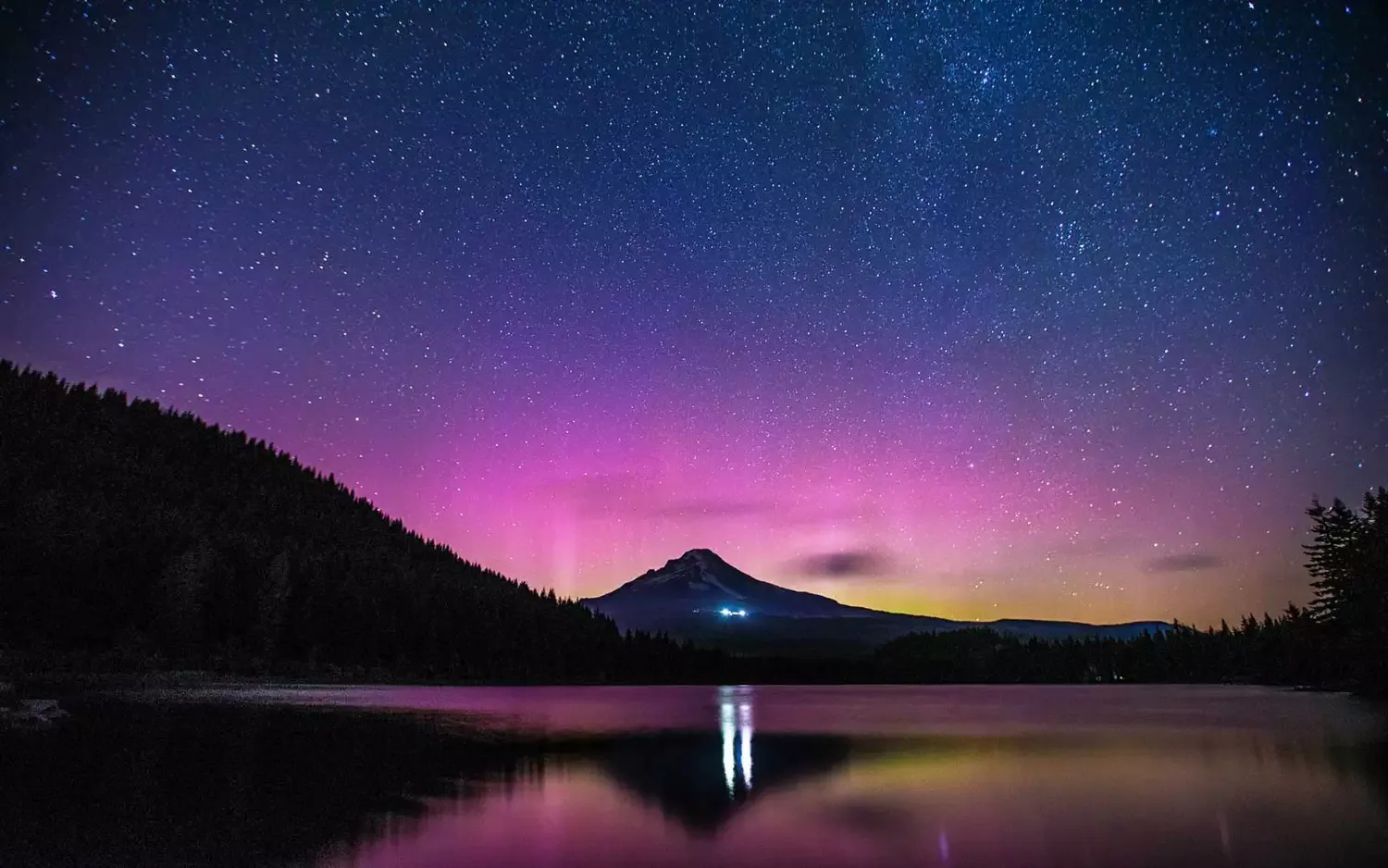 8 Places in the United States Where You May Spot the Northern Lights