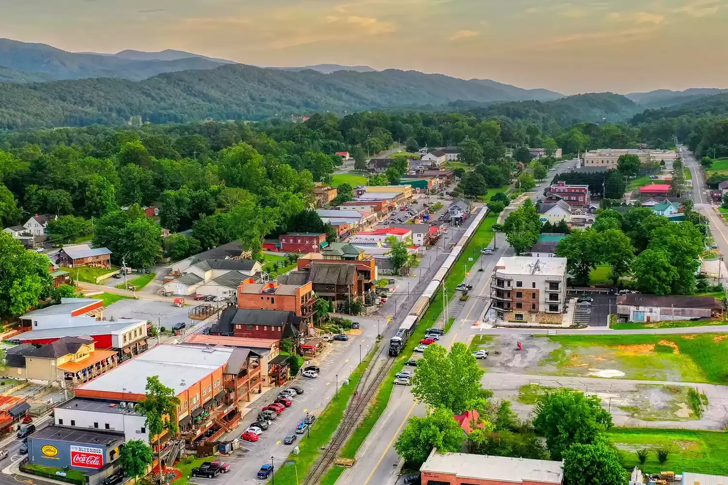 12 Charming Small Towns in Georgia