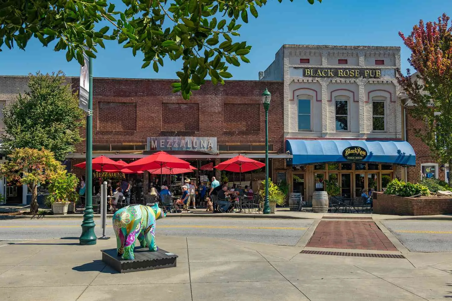 This Charming North Carolina Town Is Called the 'Apple Capital' of the State — With Idyllic Weather, Beautiful Mountain Scenery, and Quaint Inns