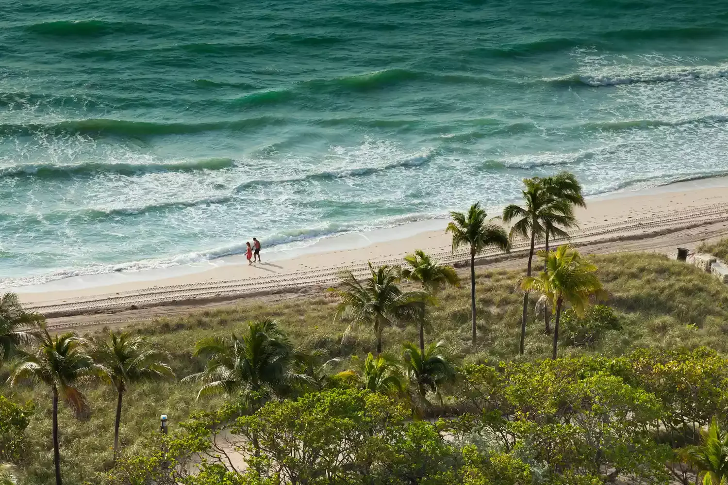 12 Best Beaches in Miami with Turquoise Waters and Stunning White Sand