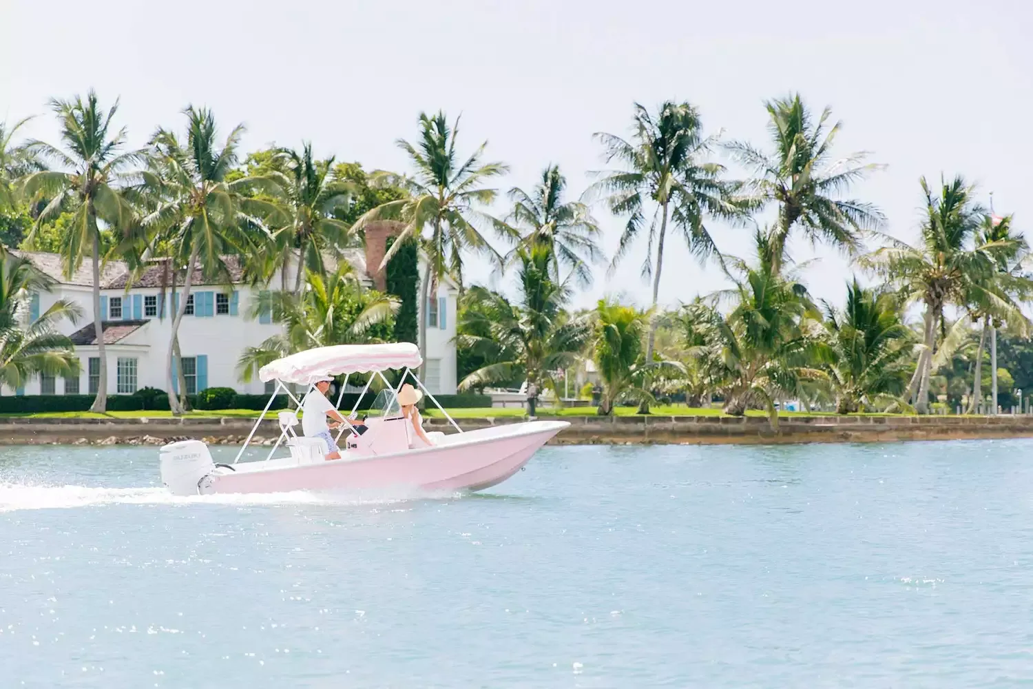 These Instagrammable 'Picnic Boats' Are the Perfect Way to See Palm Beach