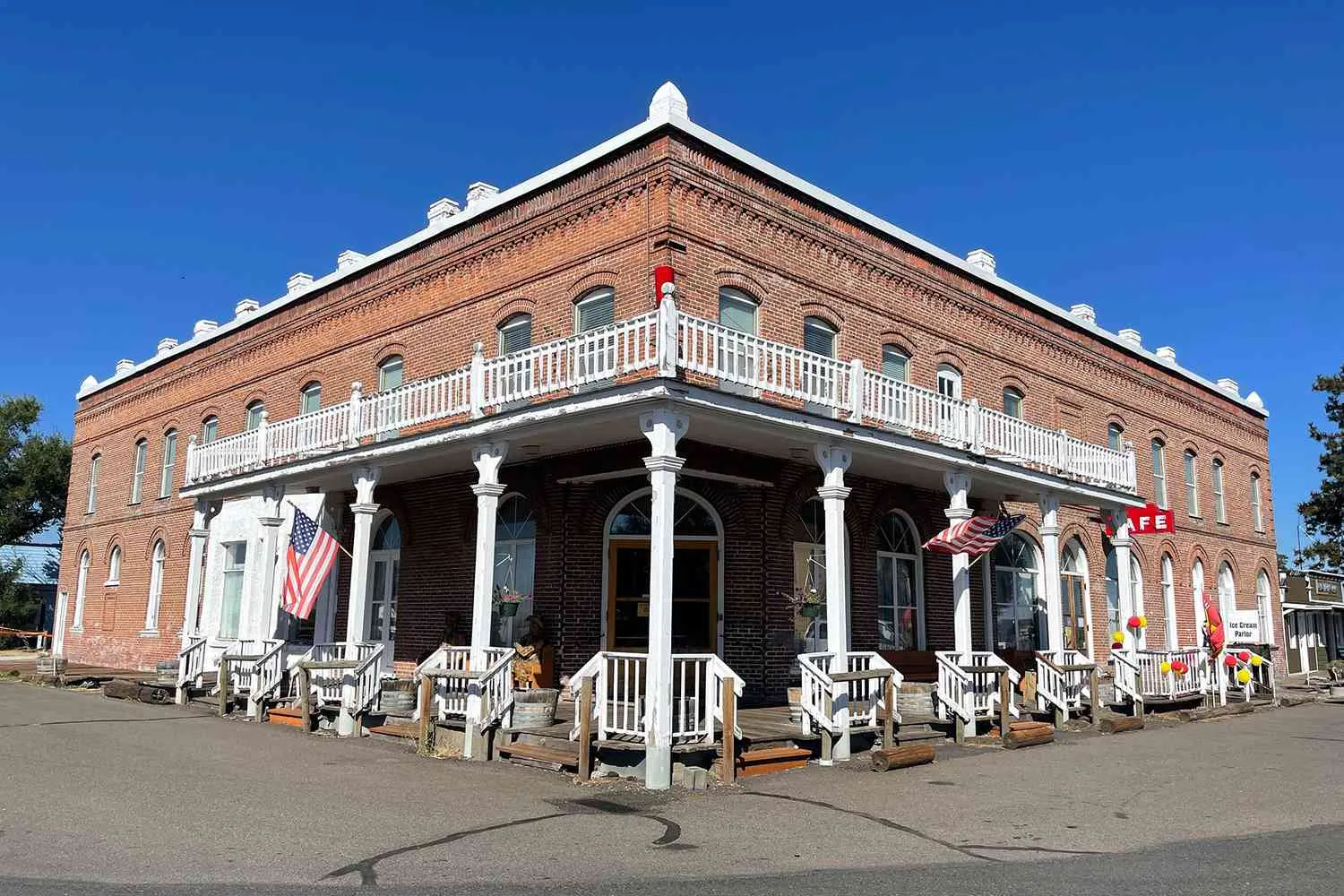 This Oregon Ghost Town Is Like Stepping Back Time — Here's How to Plan a Memorable Visit