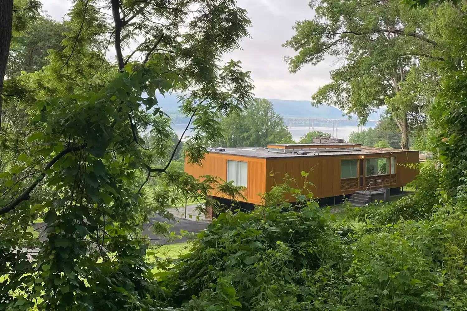 This Exquisite Home Rental in New York's Hudson Valley Has Glass Walls With Incredible Fall Foliage Views