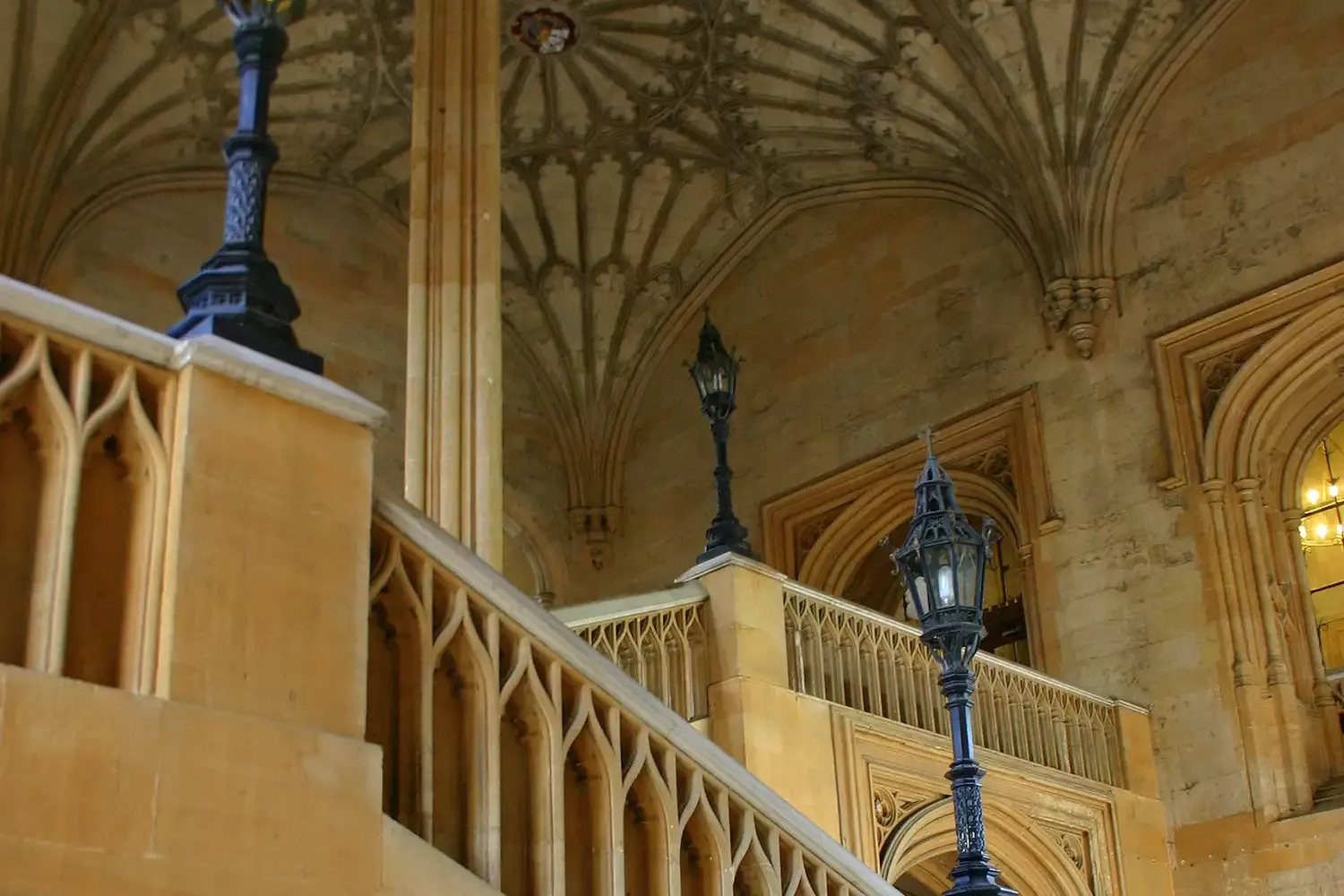 6 Must-visit 'Harry Potter' Filming Locations in Oxford, England