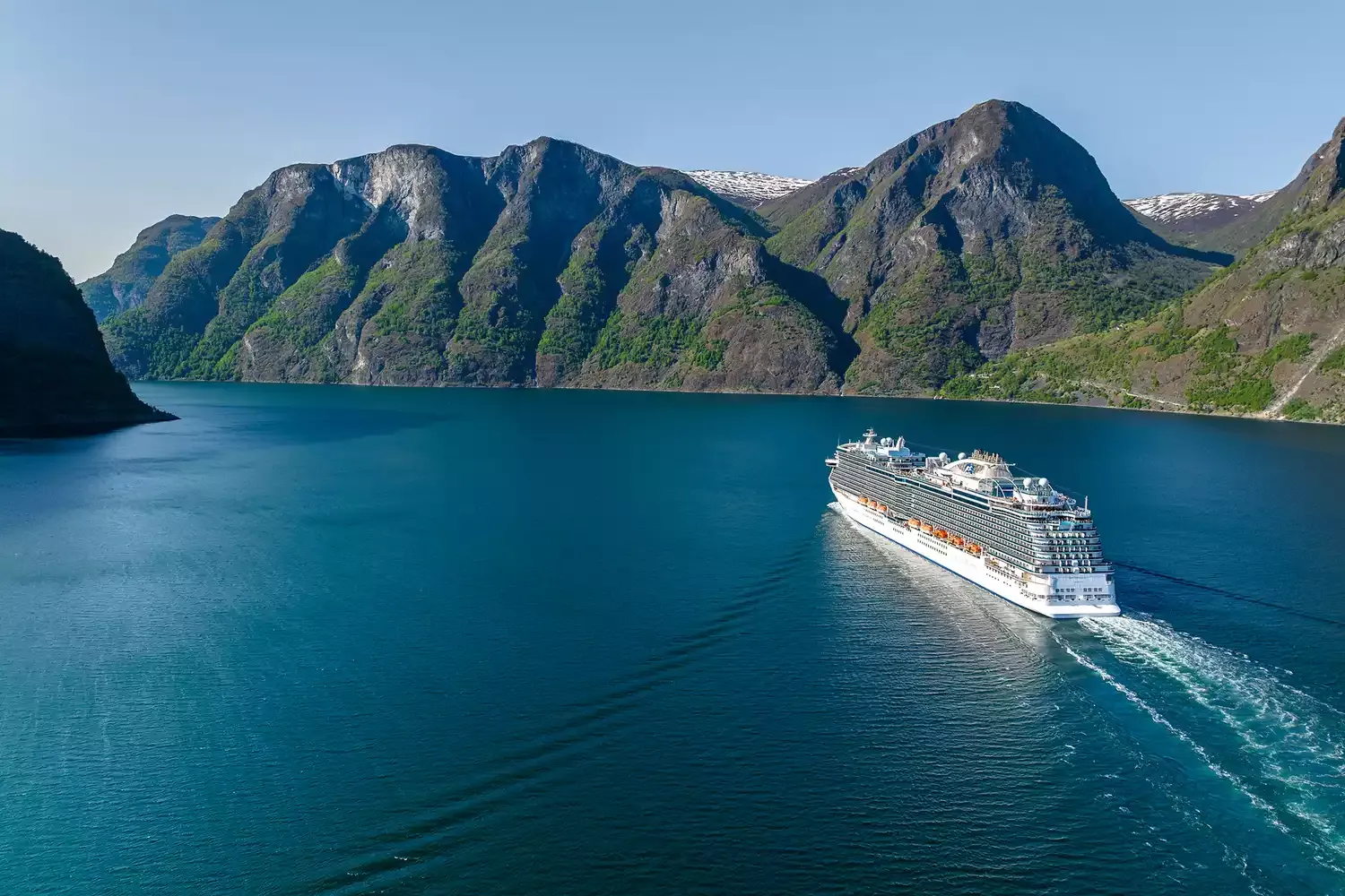 How to Find the Best Cruise Deals, According to Travel Experts