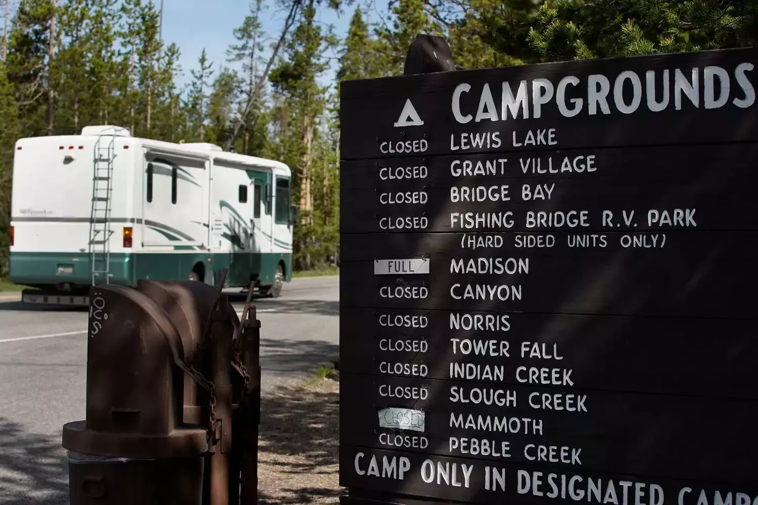 The 6 Best Yellowstone National Park Campgrounds for a Night in the Great Outdoors