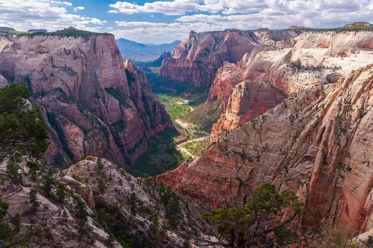 24 Best Places to Visit in Utah — Including National Parks, Turquoise Lakes, and Giant Salt Flats