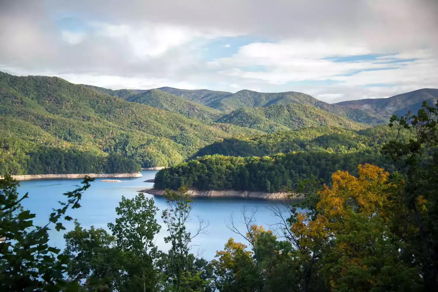 North Carolina's Smallest Town Has Beautiful Trails, a Scenic Lake, and Less Than 20 Residents