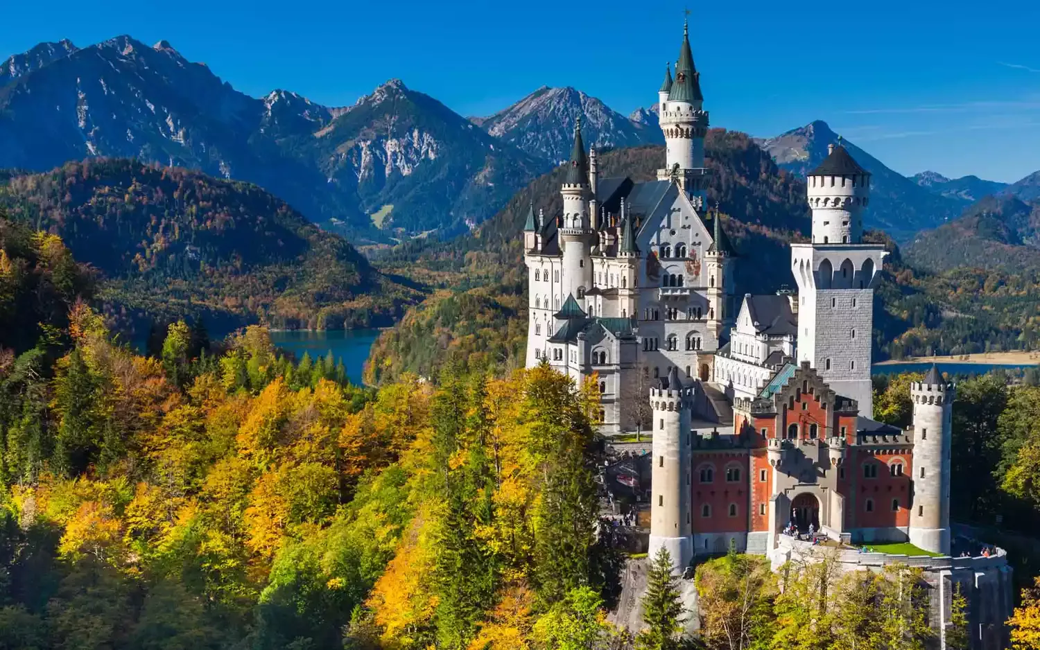 25 Enchanting Facts About Neuschwanstein Castle