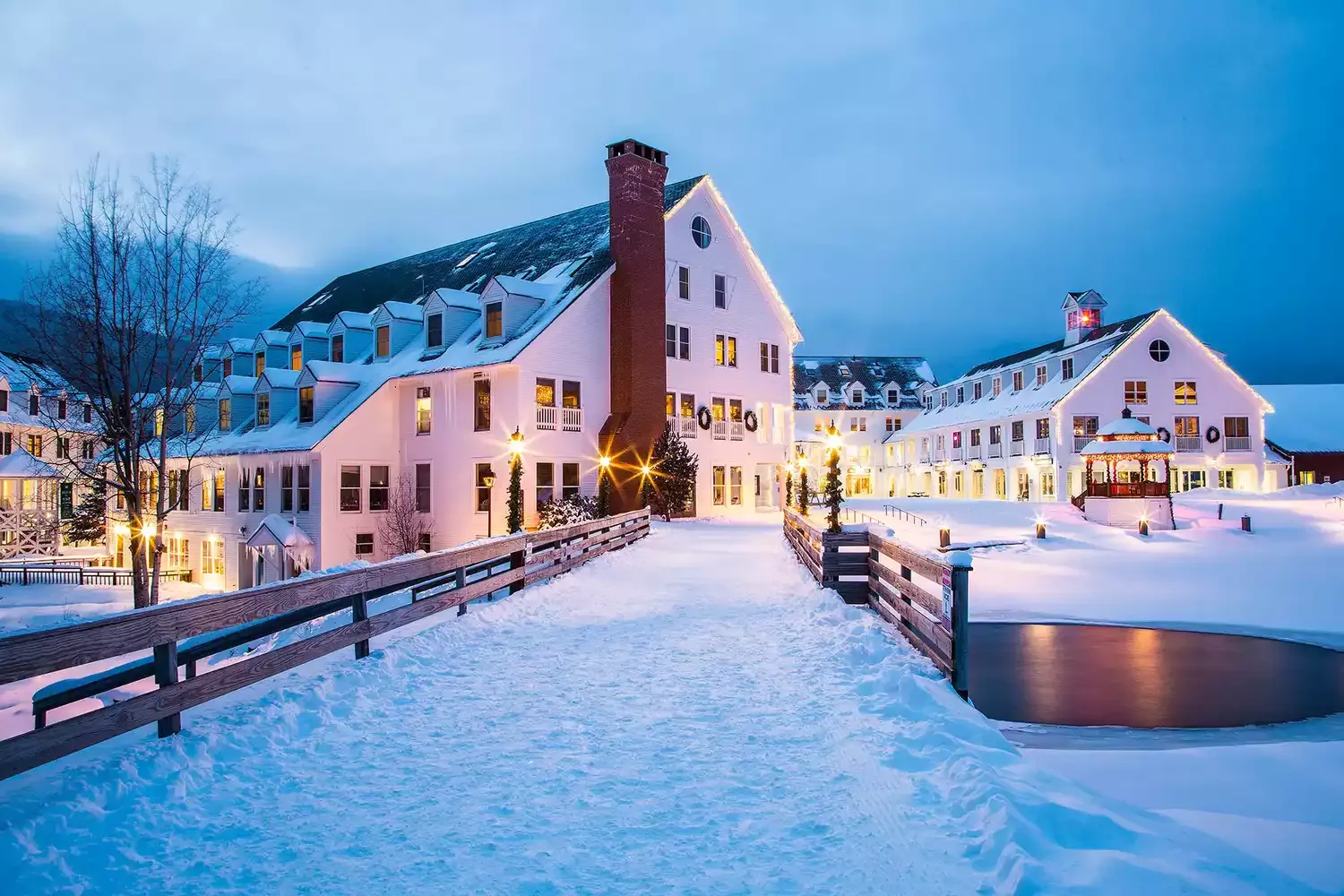 This East Coast Ski Resort Is the Ultimate Getaway for Cozy New England Vibes