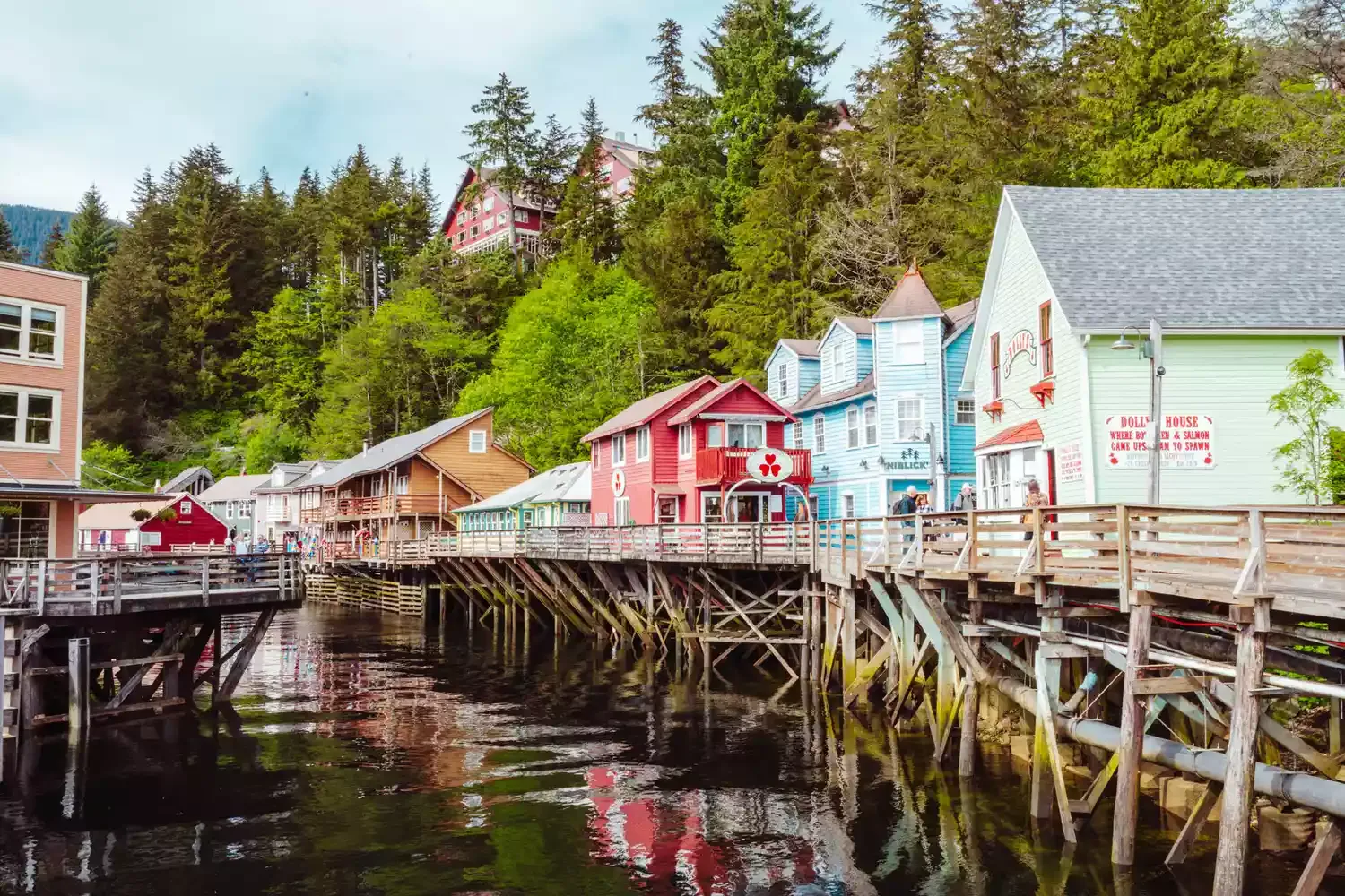 This Small Town in Alaska Is the Perfect Place for a Father-daughter Trip