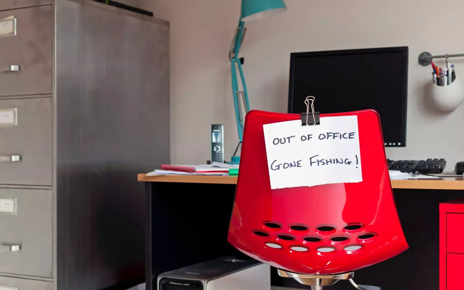 12 Hilarious Out-of-office Messages for Your Next Vacation