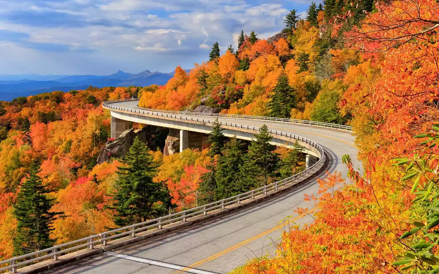 14 Fall Road Trips for Stunning Scenery Around the U.S.