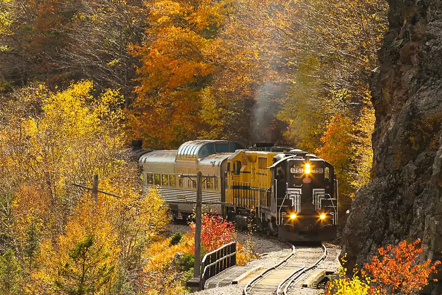 This 5.5-hour Vintage Train Journey Through New Hampshire Is One of the Best Ways to See Fall Foliage