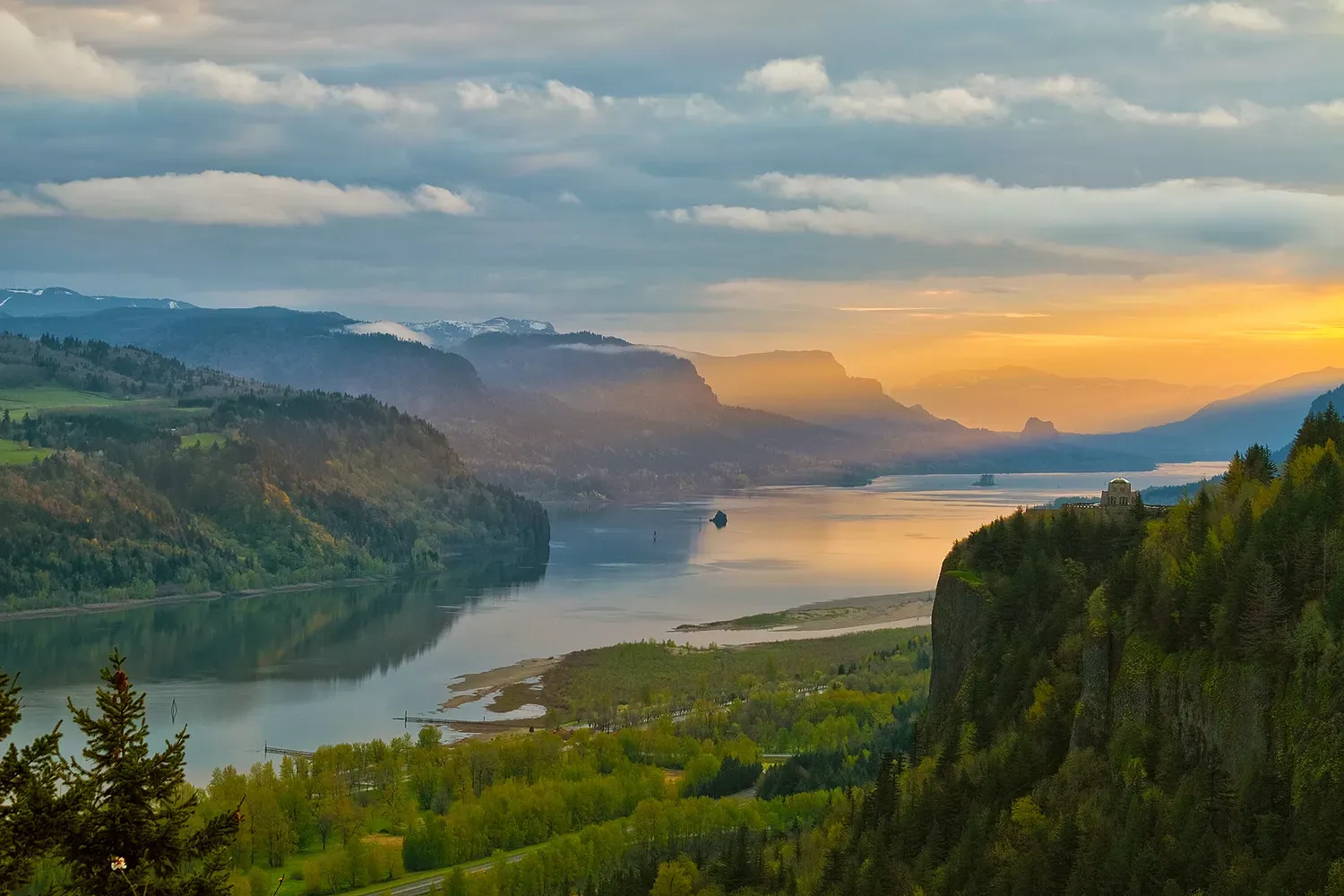 This Tour to Oregon's Tallest Waterfall Was Voted One of the Best Travel Experiences in the U.S.