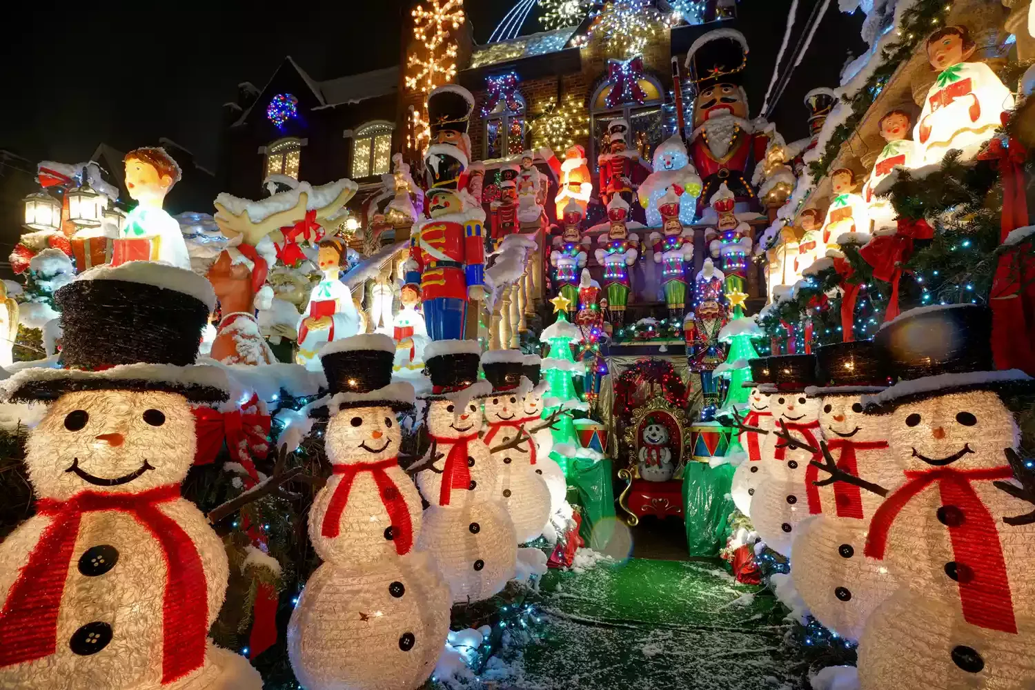 The Best Christmas Light Displays in Every State