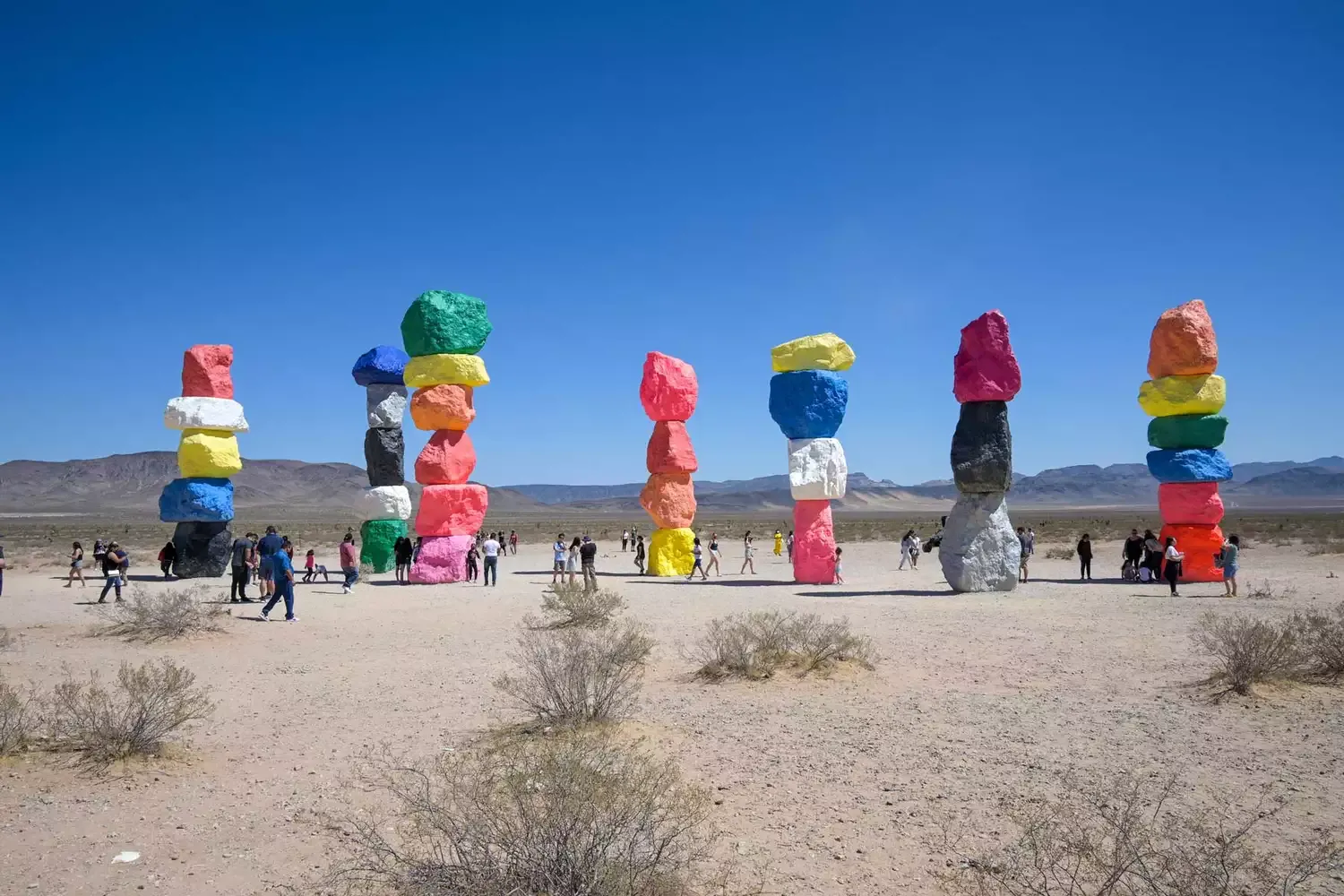 15 Best Day Trips From Las Vegas — From National Parks to the Extraterrestrial Highway