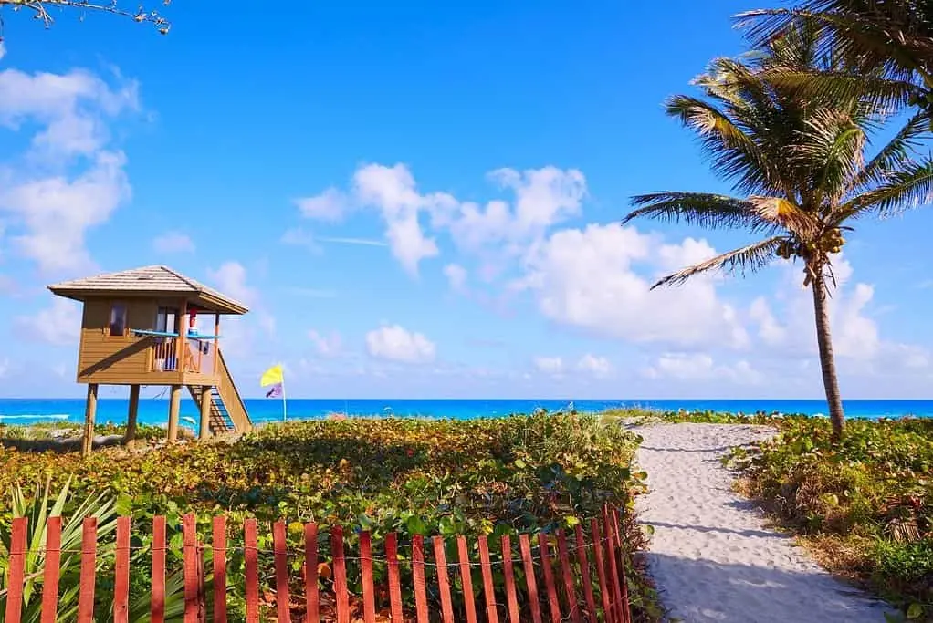 Discover America’s Best Small Beach Town: A Hidden Florida Gem with Crystal-Clear Waters