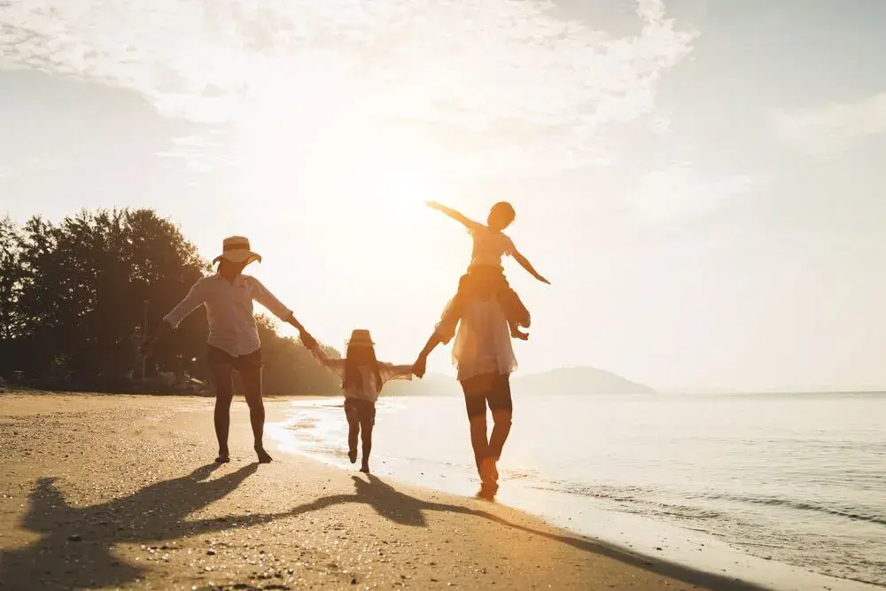 Cheap Family Holidays: Best Tips for Saving on Travel, Accommodation, and More